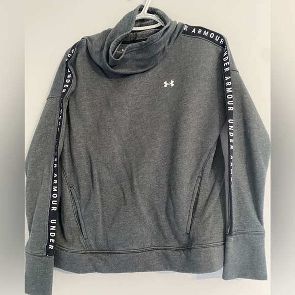 Grey under armour scoop neck sweater - Picture 2 of 3